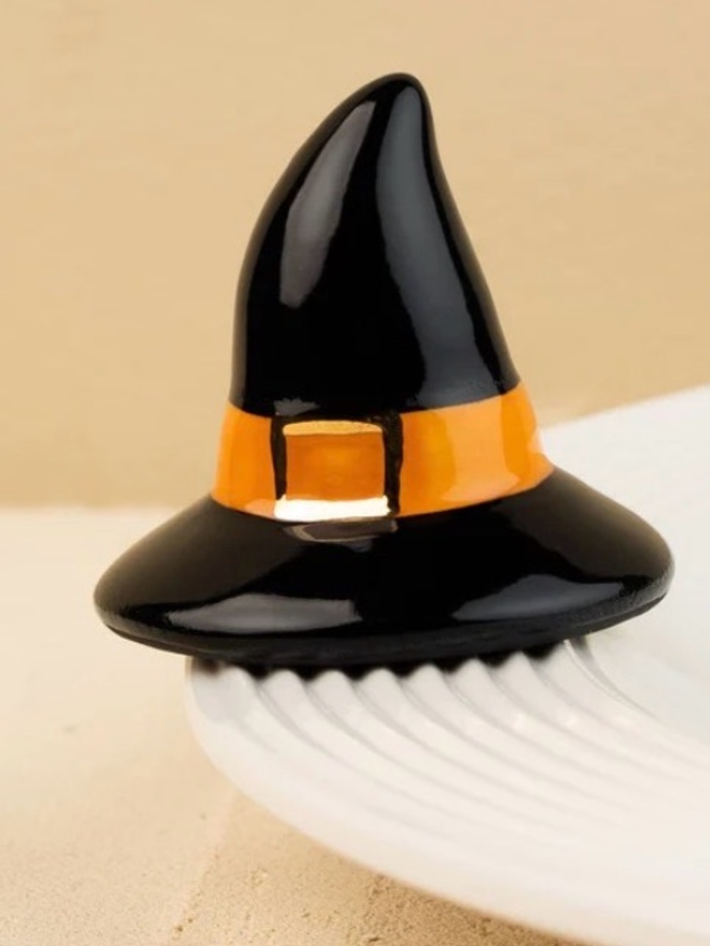 NEW Nora Fleming Black Ceramic Witchful thinking Hat with Orange Band. NWT